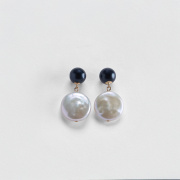 DRIA BLACK & WHITE PEARL DROP EARRINGS